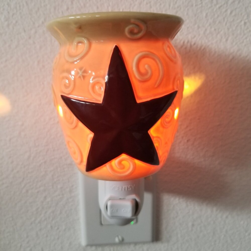 Scentsy Mini Wax Warmer Plug-In - Rustic Star - Picture 3 of 3